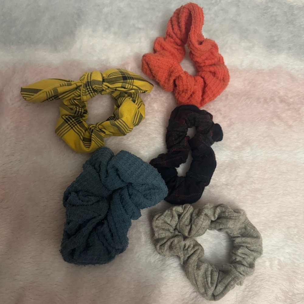 Scrunchies set